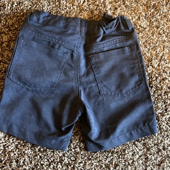 Cat and Jack 3T shorts - Picture 2 of 3